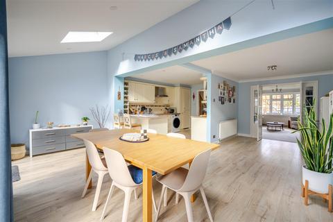 4 bedroom end of terrace house for sale, Church Road, Ascot