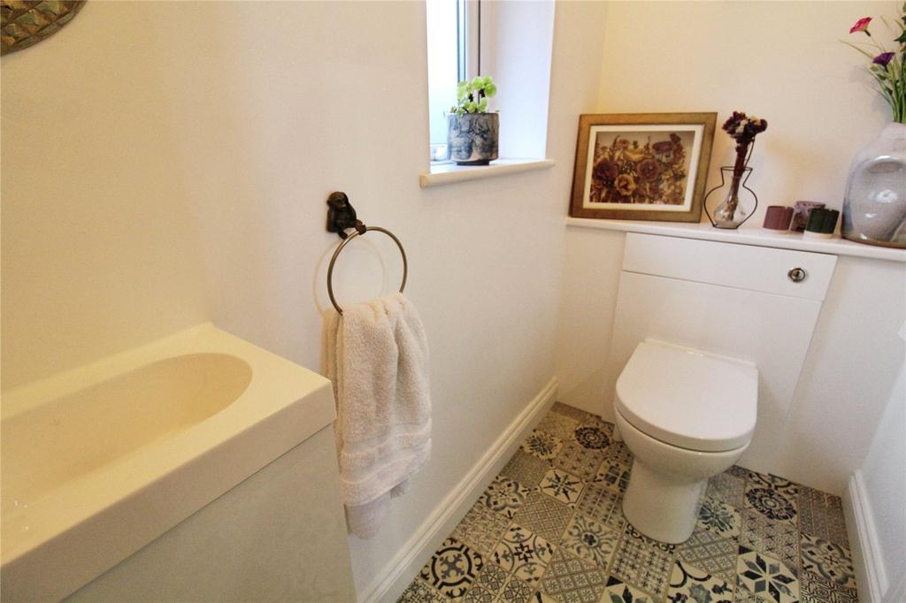 Cloakroom/Wc