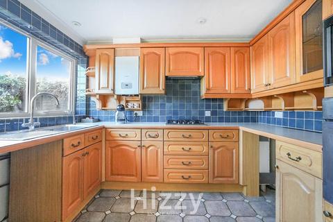 3 bedroom house to rent, Cottesford Close, Ipswich IP7
