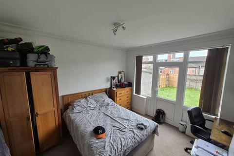 4 bedroom end of terrace house to rent, Minster Road, Coventry