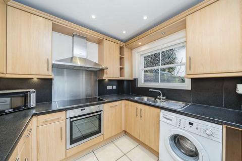 3 bedroom terraced house to rent, Sullivan Road, London SE11