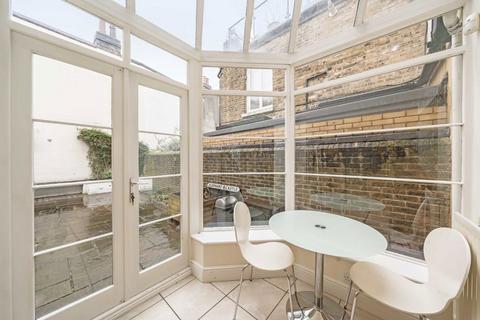 3 bedroom terraced house to rent, Sullivan Road, London SE11