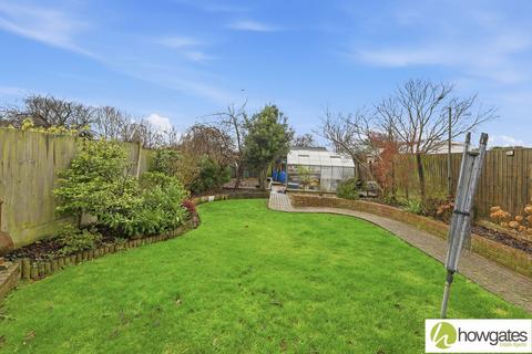 4 bedroom detached house for sale, Gordon Road, Horndon-On-The-Hill, SS17