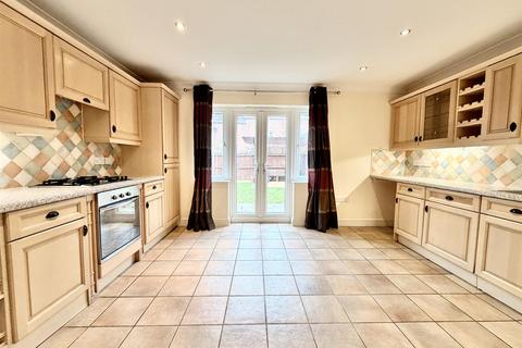 3 bedroom property to rent, Kenneth Vincent Close, Redditch