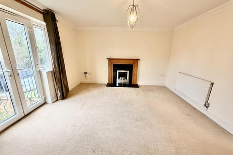 3 bedroom property to rent, Kenneth Vincent Close, Redditch