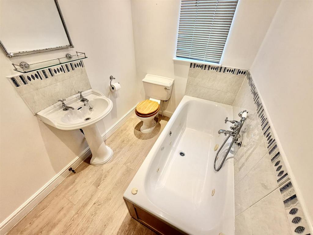Bathroom1.JPEG