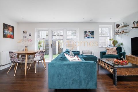 3 bedroom apartment for sale, Rosebery Place, Mill Hill, London
