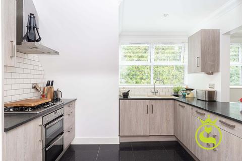3 bedroom flat for sale, Burton Road, Poole BH13