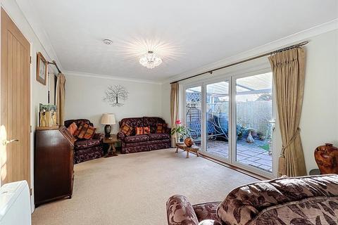 2 bedroom terraced bungalow for sale, Camelot Grove, Kenilworth