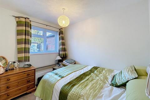 2 bedroom terraced bungalow for sale, Camelot Grove, Kenilworth