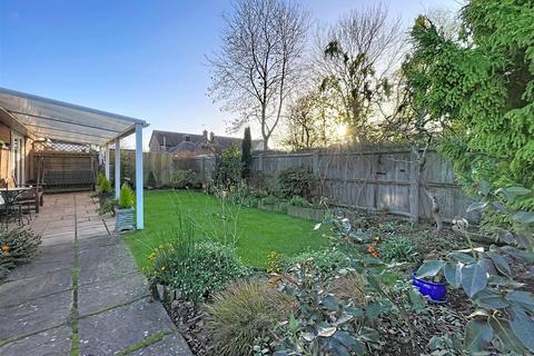 2 bedroom terraced bungalow for sale, Camelot Grove, Kenilworth