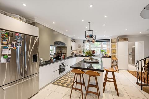 3 bedroom apartment to rent, Randolph Avenue, London W9