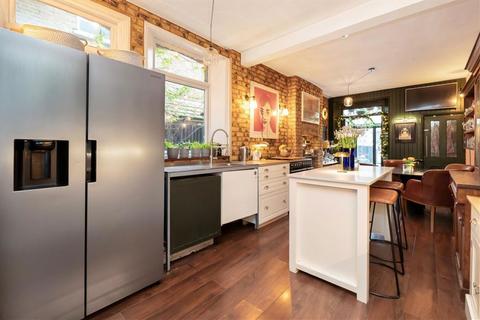 3 bedroom terraced house for sale, Gillingham Road, London NW2