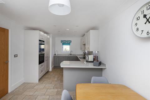 3 bedroom cottage for sale, Keepers Way, Huddersfield HD4