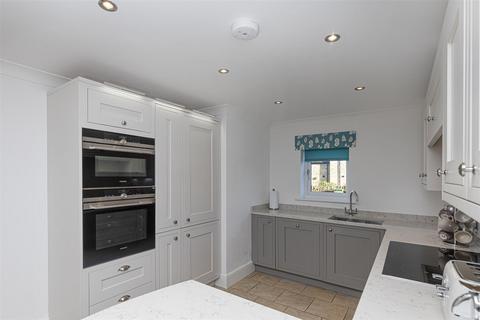 undefined, Keepers Way, Huddersfield HD4
