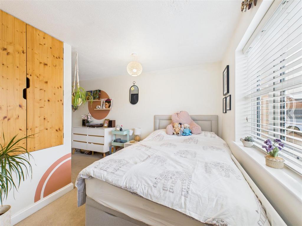 Bedroom 3 (2).jpg
