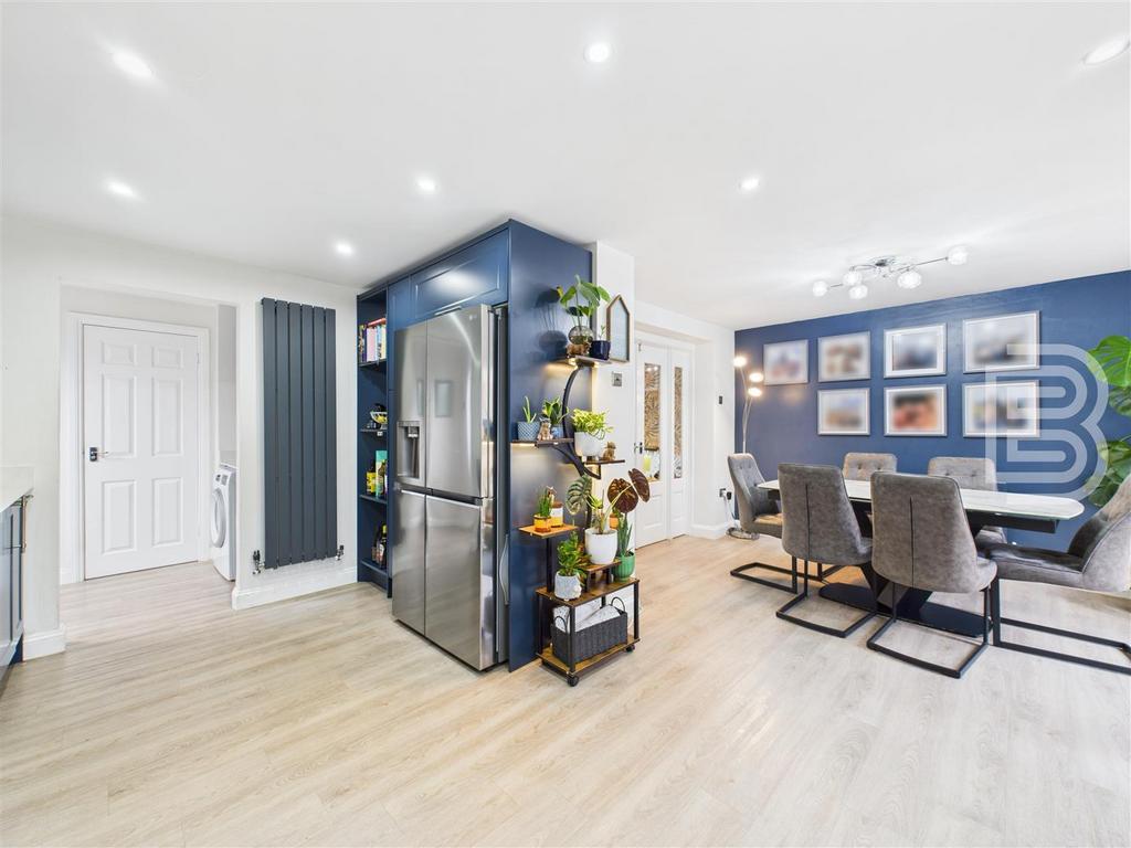 Kitchen Family Room (4).jpg