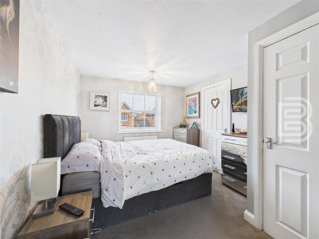 Bedroom 1 (1).jpg