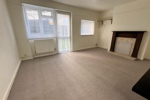 2 bedroom flat to rent, HIGH ROAD, EAST FINCHLEY, N2