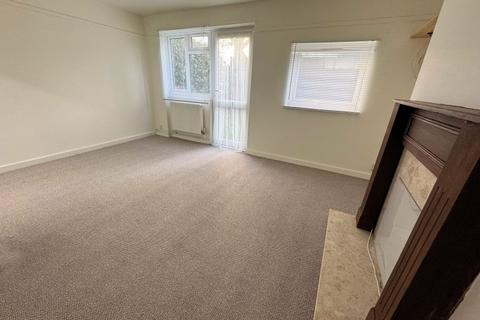 2 bedroom flat to rent, HIGH ROAD, EAST FINCHLEY, N2
