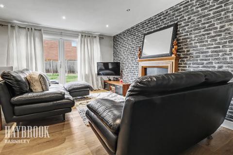 3 bedroom townhouse for sale, Town Lands Close, Wombwell