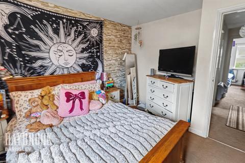 3 bedroom townhouse for sale, Town Lands Close, Wombwell