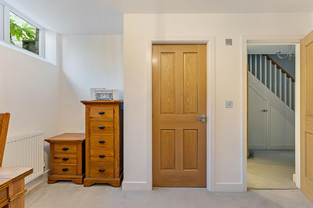 Photograph 11