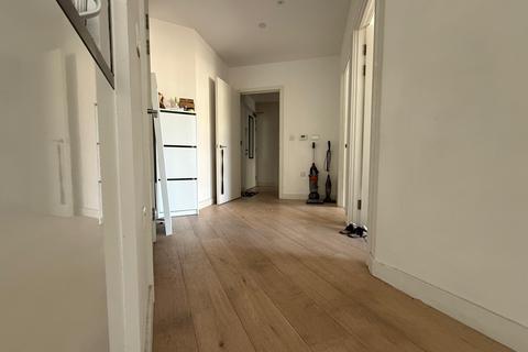 3 bedroom apartment for sale, Schooner Road, London E16