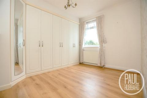 2 bedroom semi-detached bungalow for sale, Birds Lane, Lowestoft, NR33
