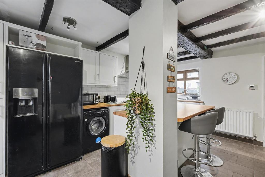 Kitchen 3.jpeg