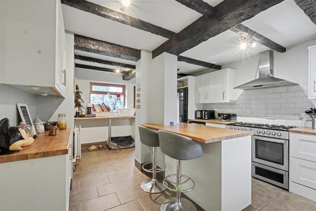 Kitchen 1.jpeg