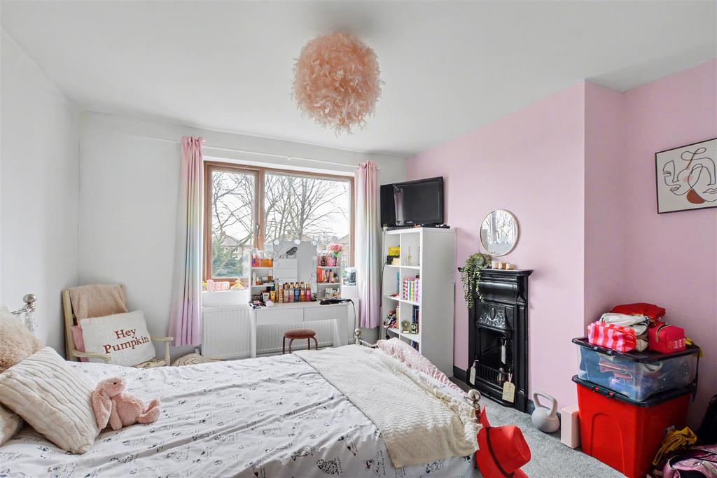Bedroom 2 2.jpeg