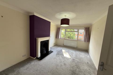 2 bedroom flat to rent, Highfield Avenue, London NW9