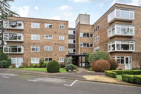 3 bedroom flat for sale, Buckingham Close, Surrey GU1