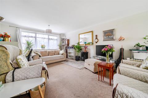 3 bedroom flat for sale, Buckingham Close, Surrey GU1