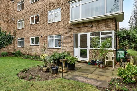 3 bedroom flat for sale, Buckingham Close, Surrey GU1