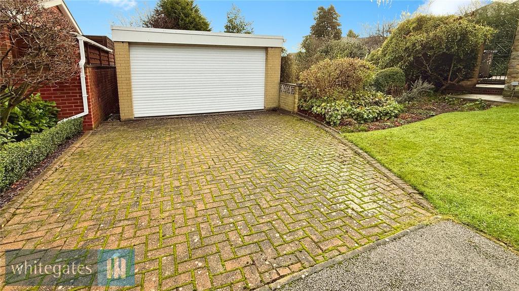Detached Garage