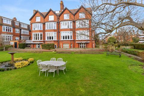 2 bedroom flat for sale, Boyne House, 55 Blackwater Road, Eastbourne
