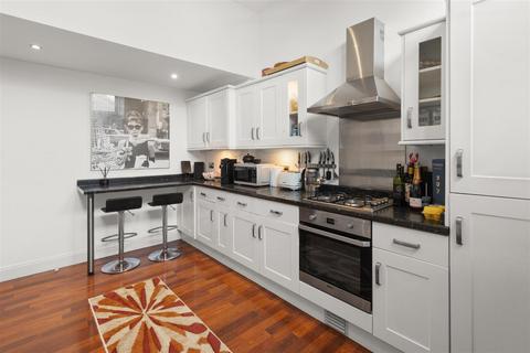 2 bedroom flat for sale, Boyne House, 55 Blackwater Road, Eastbourne