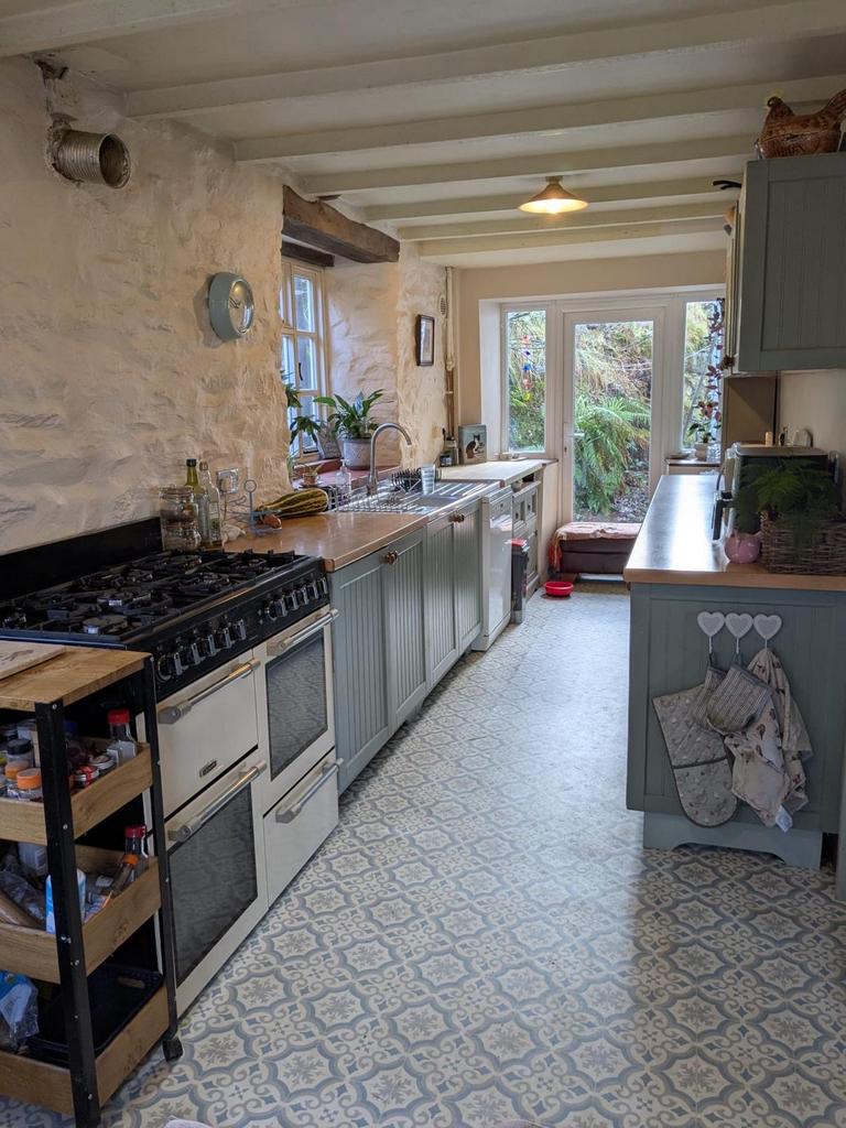 Kitchen (second image)