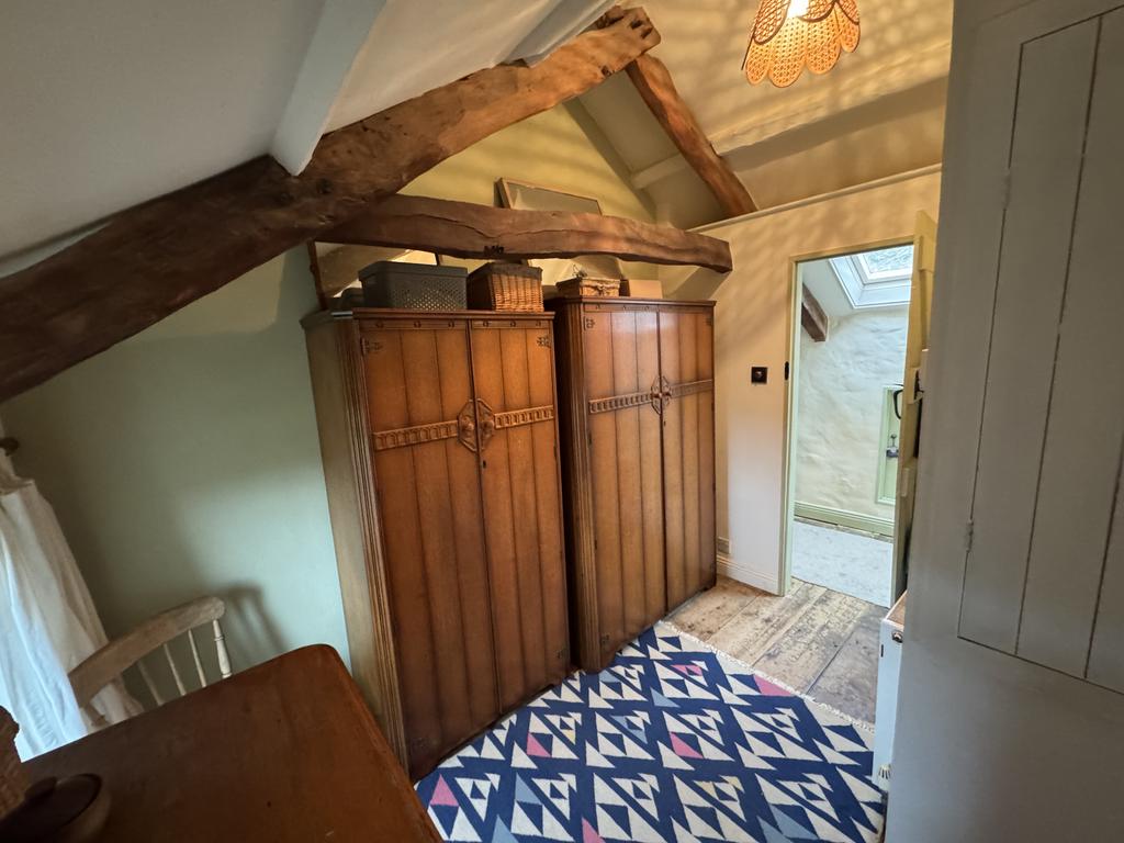 Dressing room/potential bedroom 4