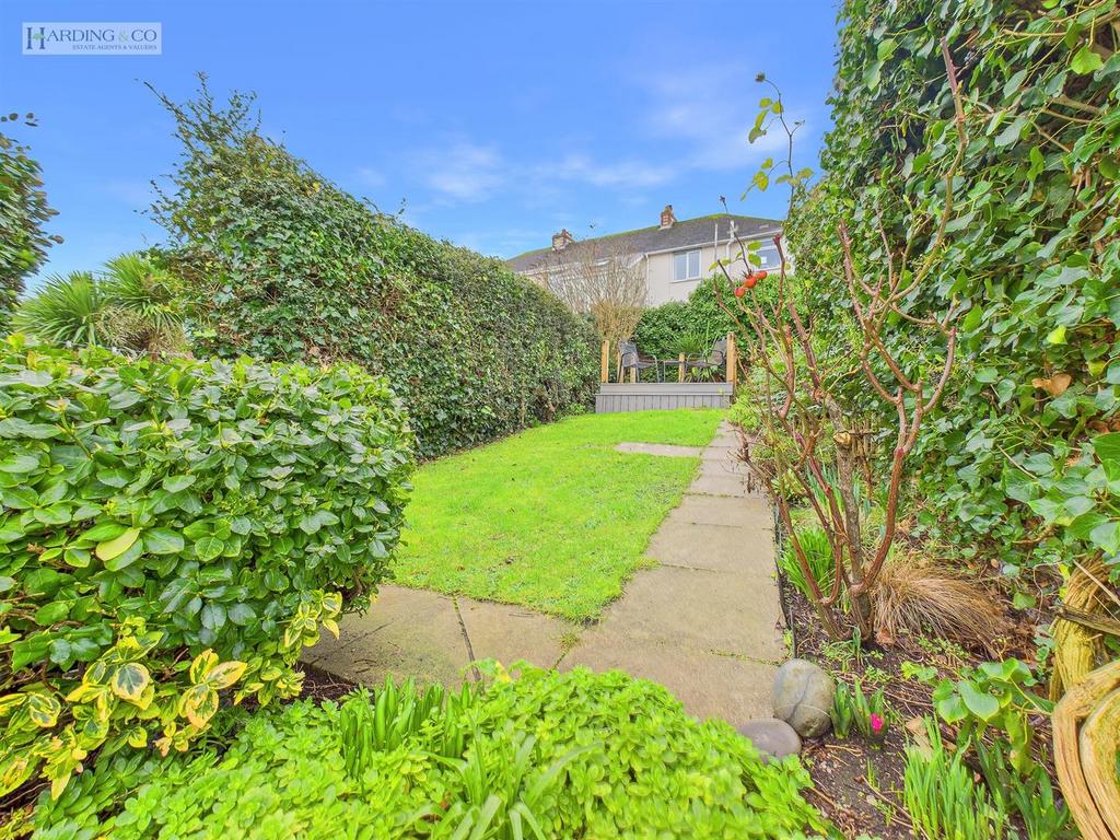 Garden .3.jpg