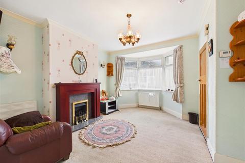 2 bedroom end of terrace house for sale, Seagran Avenue, Hessle