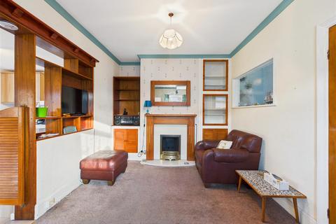 2 bedroom end of terrace house for sale, Seagran Avenue, Hessle