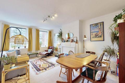 2 bedroom apartment for sale, Aylmer Road, London N2