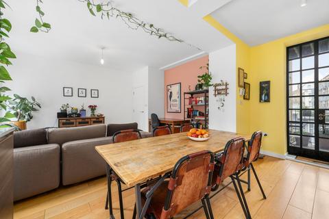 undefined, Feather Mews, E1