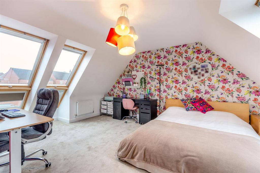 8677377-interior32.jpg