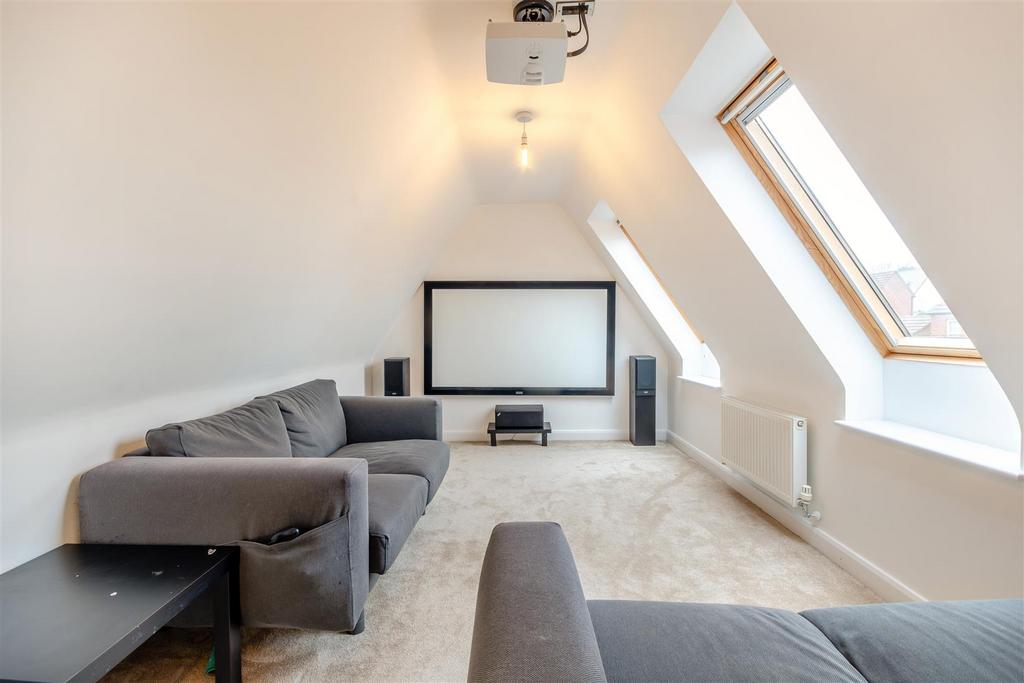 8677377-interior37.jpg