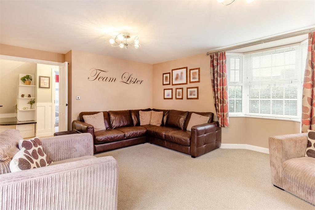 8677377-interior02.jpg
