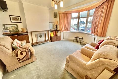 3 bedroom semi-detached house for sale, Hill Crest, Potters Bar EN6